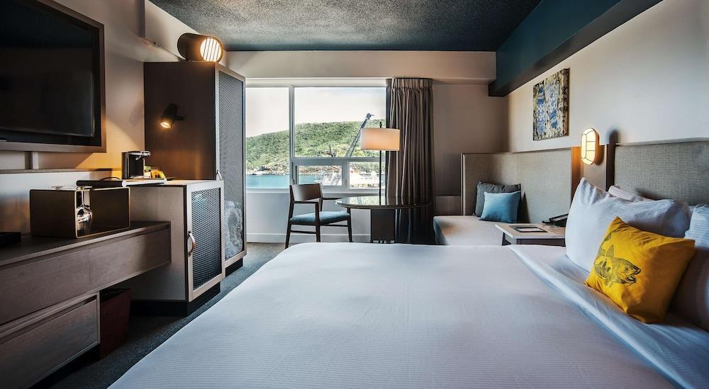 Doubletree By Hilton St. John'S Harbourview Hotel Екстериор снимка