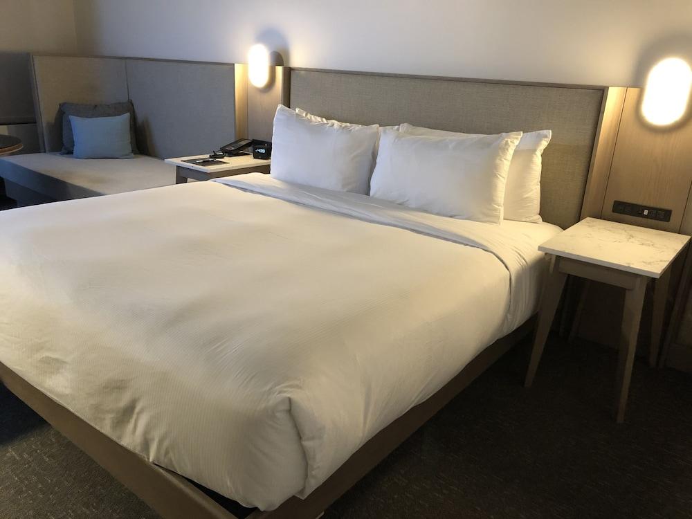 Doubletree By Hilton St. John'S Harbourview Hotel Екстериор снимка
